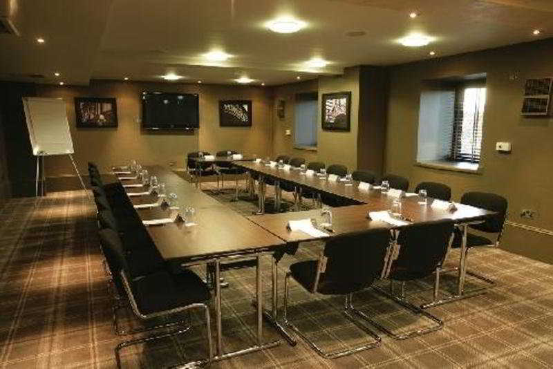 Village Hotel Manchester Hyde Buitenkant foto