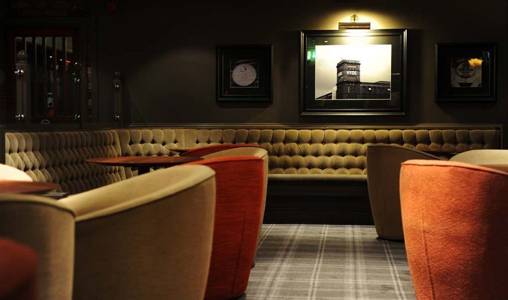 Village Hotel Manchester Hyde Buitenkant foto